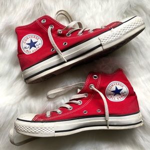 Red Converse high tops EUC